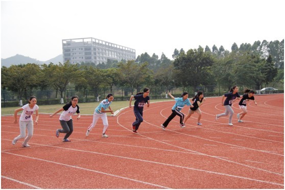 人文赛场 青春飞扬 ——人文学院运动会顺利举行