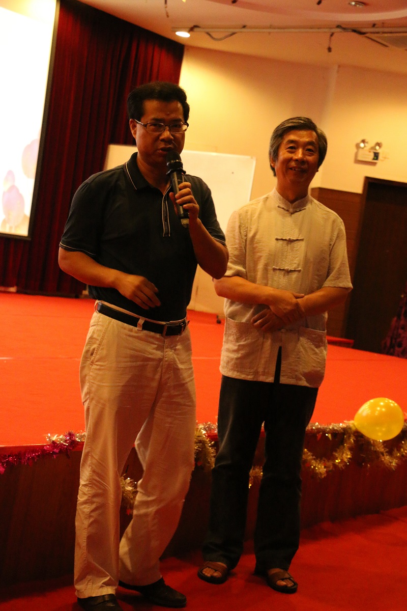 赠与你我五月的芬芳——记2015年ok138cn太阳集团“五月花海”系列活动闭幕式暨师生见面会