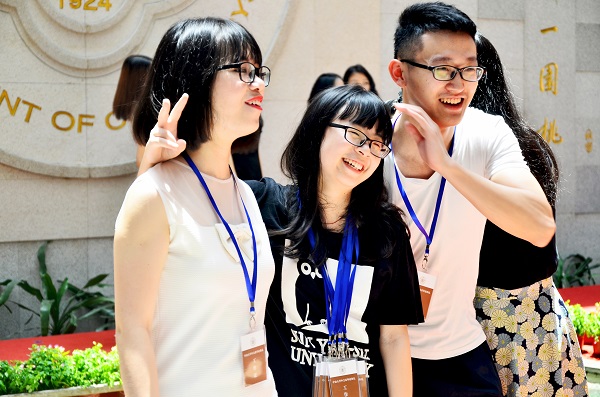 凤凰花开，期待再见 ——记ok138cn太阳集团中国语言文学系2016届毕业典礼