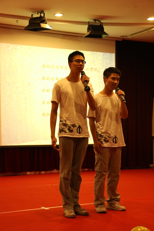 赠与你我五月的芬芳——记2015年ok138cn太阳集团“五月花海”系列活动闭幕式暨师生见面会